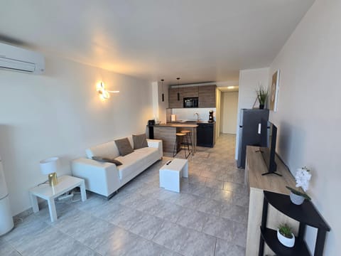 Living room, air conditioner