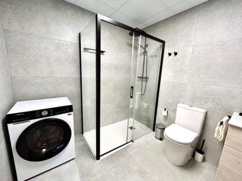 Shower, Toilet, Bathroom, washing machine, dryer