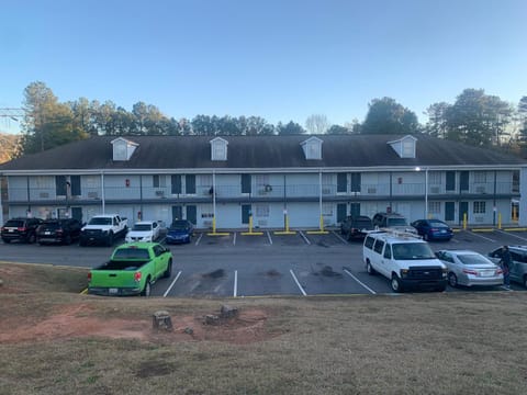 Property building, Day, Location, Parking