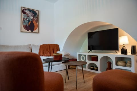 Communal lounge/ TV room, TV and multimedia, Living room, Seating area