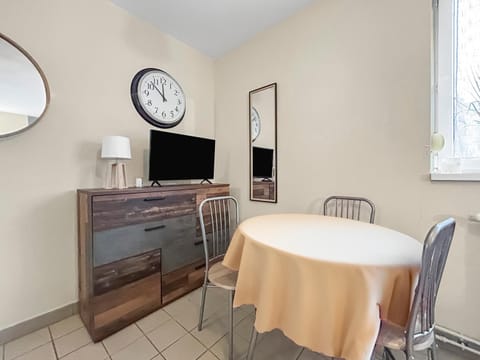 TV and multimedia, Dining area, storage