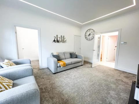 Stylish Modern Glasgow Home with Excellent Value Apartment in Glasgow