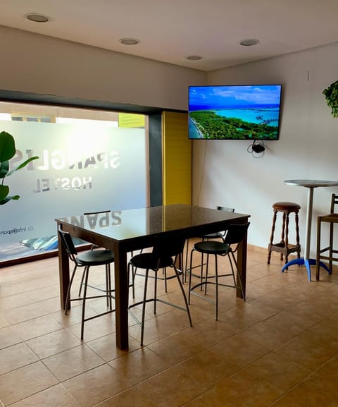 Communal lounge/ TV room, TV and multimedia, Living room