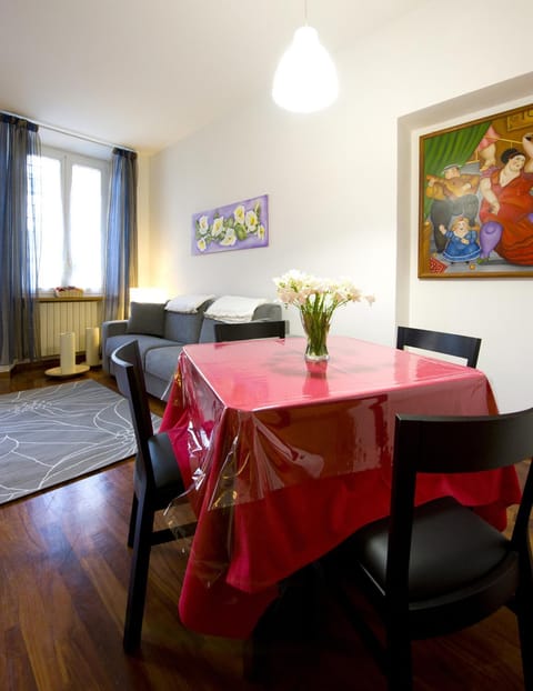 Corner House House in Rome