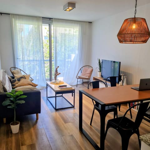 TV and multimedia, Living room, Dining area