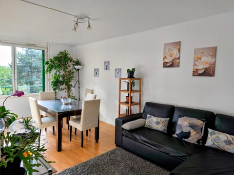 Entre Ville & Nature-Sejour idéal a Massy TGV RER Vacation rental in Massy