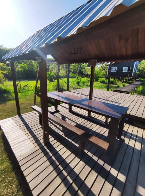 Patio, Day, Natural landscape, Garden, Dining area