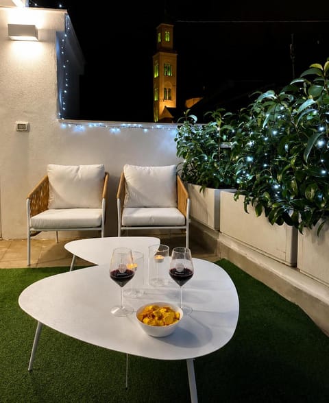 Night, Balcony/Terrace