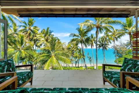View (from property/room), Balcony/Terrace, Seating area, Beach, Sea view