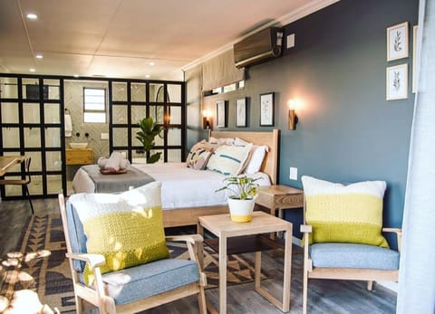 Living room, Bedroom