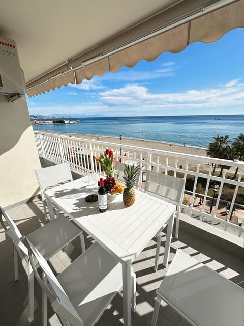 Day, Natural landscape, View (from property/room), Balcony/Terrace, Balcony/Terrace, Dining area, Beach, Sea view, Sea view