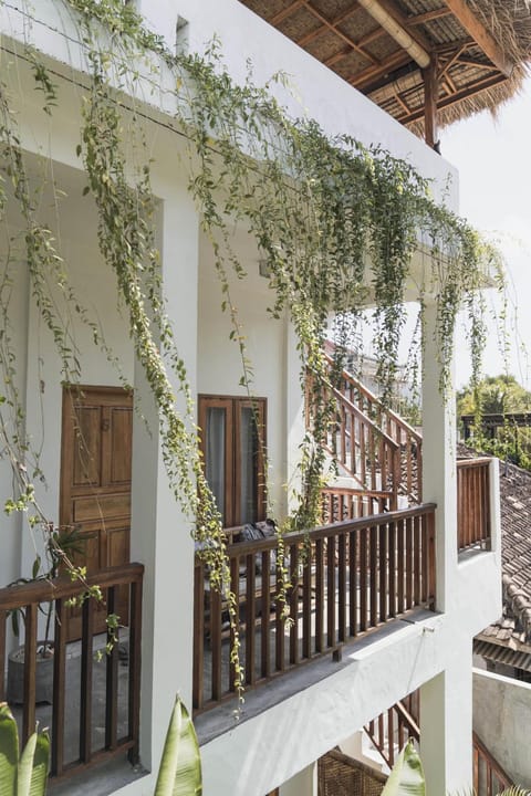 Property building, Balcony/Terrace