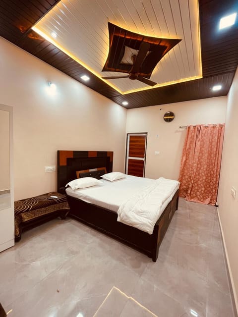 Bed, Photo of the whole room, Bedroom, wardrobe, air conditioner