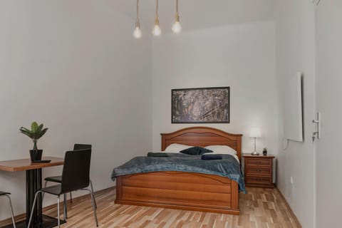 Bed, Seating area, Bedroom