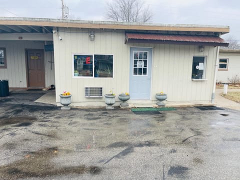 Woodridge Motel Motel in Terre Haute