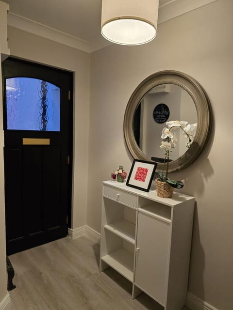 Dublin - 3 Bedroom Cosy Home - Sleeps Max 7 House in Dublin