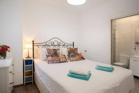 Sunny Terrace & Mountain Views Apartment in Mijas