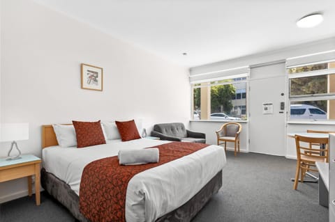 Bed, Living room