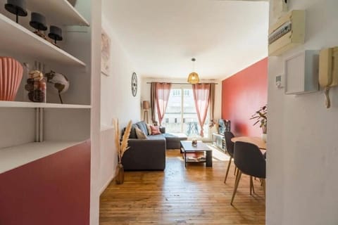 LE ROSTAND - La Parenthèse Colorée Apartment in Brittany