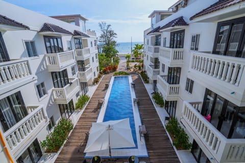 Property building, Facade/entrance, Swimming pool