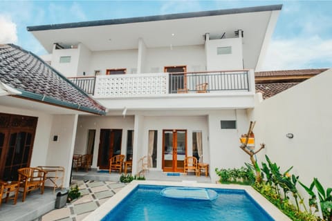 Property building, Patio, Balcony/Terrace, Pool view, Swimming pool