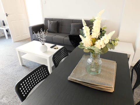 4 Bedroom Newly Refurbished Home in East Kilbride House in East Kilbride