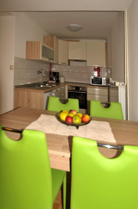 Guests, young children, older children