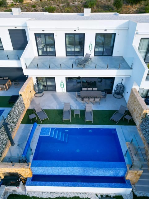 Patio, View (from property/room), Balcony/Terrace, Pool view, Swimming pool, Swimming pool, sunbed