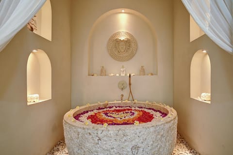 Hot Tub, Bathroom, Spa and wellness centre/facilities