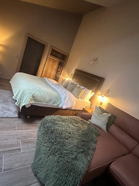 Oak field Cottages Belfast open plan studio stunning & tranquil Apartment in Belfast