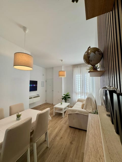TV and multimedia, Living room, Dining area