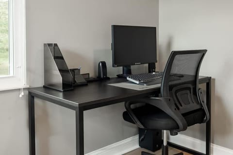 Amazing Pool & Walk to the Park House in Ohio