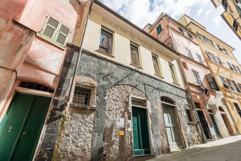 Società mutuo soccorso, Levanto Apartment in Levanto