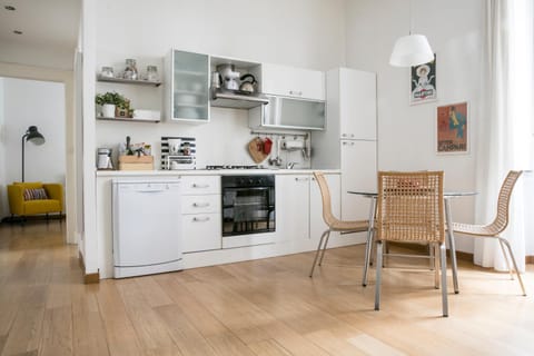 Kitchen or kitchenette, Living room, Dining area