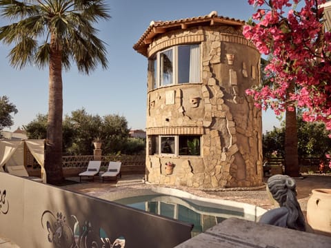 Property building, Patio, Garden, Pool view, Swimming pool, sunbed