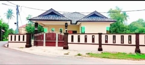 Property building, Day, Street view