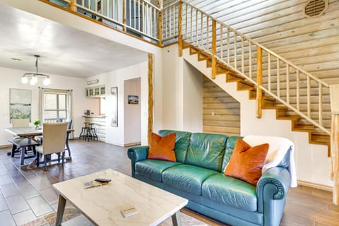 Spacious Cabin with Views, Near Lake Lawtonka! Cabin in Medicine Park