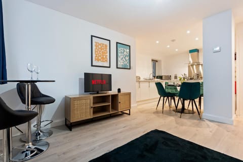 TV and multimedia, Kitchen or kitchenette, Dining area