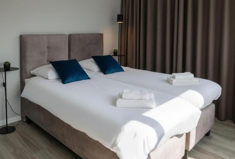 Comfortable Room in Raamsdonksveer, Free Parking Apartment in South Holland (province)