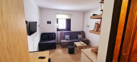 Communal lounge/ TV room, Living room, Seating area