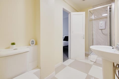 Azure Beach Hotel Hotel in Bournemouth