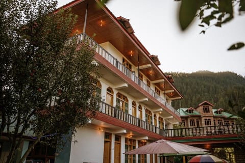 Property building, Spring, Day, Mountain view