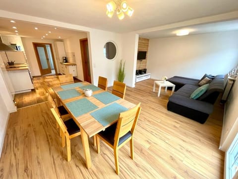Living room, Dining area, pet friendly