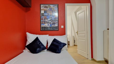 Bed, Photo of the whole room