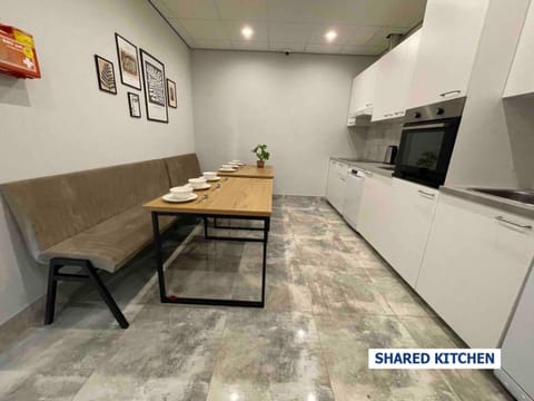 Comfort Suite w Kitchen & WiFi Apartment in South Holland (province)