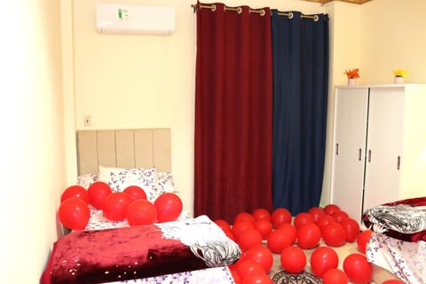 Bed, Bedroom, wardrobe, air conditioner