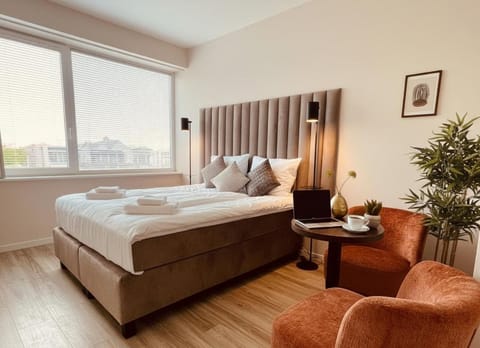 Chic Suite w Bathroom & Kitchen Apartment in South Holland (province)