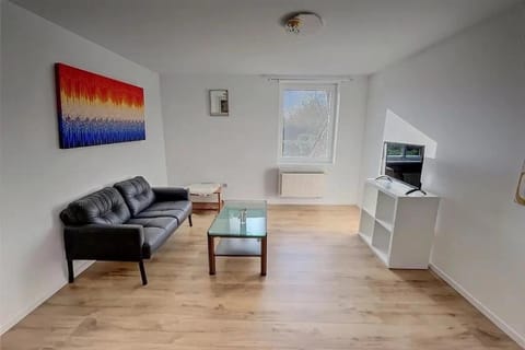 Jean 1C Brussels-Charleroi-Airport Apartment in Charleroi