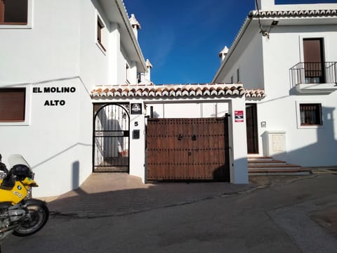 Facade/entrance, acessibility