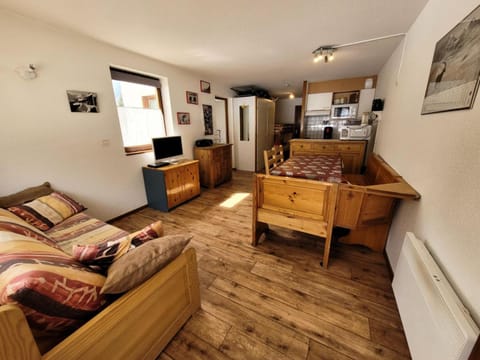Bed, furniture, kitchen